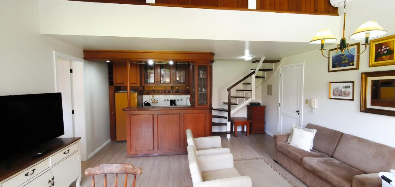 Duplex Floresta Negra - Sua Base Perfeita Em Gramado! Otima Localizacao Lagonegro 500M - 02 Quartos E 02 Banheiros Para Familia Em Condominio Fechad0, Cozinha Completa Com Garagem E Portaria 24H Luaran gambar