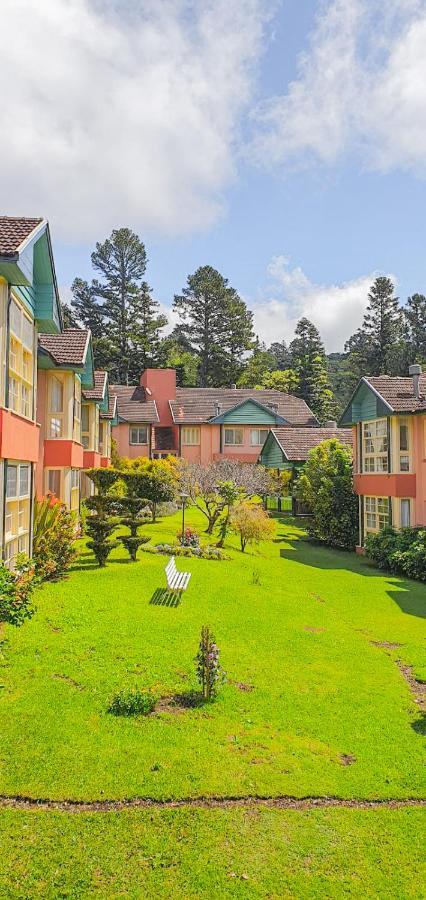 Duplex Floresta Negra - Sua Base Perfeita Em Gramado! Otima Localizacao Lagonegro 500M - 02 Quartos E 02 Banheiros Para Familia Em Condominio Fechad0, Cozinha Completa Com Garagem E Portaria 24H Luaran gambar