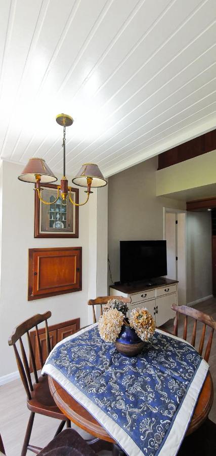 Duplex Floresta Negra - Sua Base Perfeita Em Gramado! Otima Localizacao Lagonegro 500M - 02 Quartos E 02 Banheiros Para Familia Em Condominio Fechad0, Cozinha Completa Com Garagem E Portaria 24H Luaran gambar
